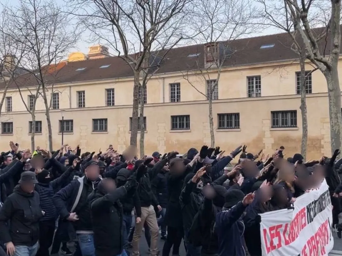Signalement auprès de la justice après des saluts nazis dans une manifestation à Paris